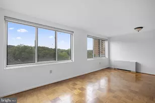 10201 Grosvenor Pl, Rockville, MD 20852 - Photo 4