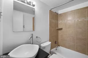 10201 Grosvenor Pl, Rockville, MD 20852 - Photo 16
