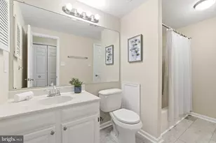 19 Butterwick Ct, Gaithersburg, MD 20886 - Photo 16