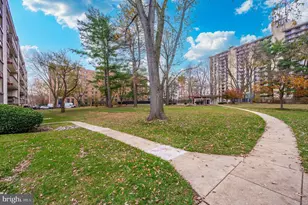 10300 Westlake Dr, Bethesda, MD 20817 - Photo 36