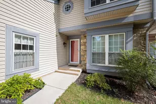 25 Tivoli Lake Ct, Silver Spring, MD 20906 - Photo 2