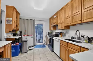 9215 Weathervane Pl, Gaithersburg, MD 20886 - Photo 6
