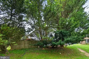 9215 Weathervane Pl, Gaithersburg, MD 20886 - Photo 36