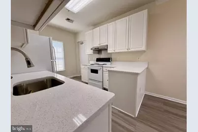 324 Top Floor Main Street, Gaithersburg, MD 20878 - Photo 6