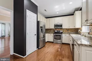 4 Summit Ridge Ct, Germantown, MD 20874 - Photo 4