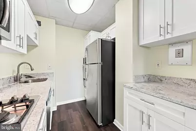 10401 Grosvenor Place #1105, Rockville, MD 20852 - Photo 4
