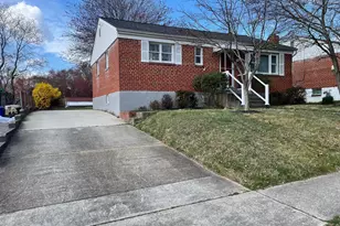 4426 Hallet St, Rockville, MD 20853 - Photo 2