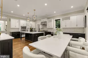 8819 Chalon Dr, Bethesda, MD 20817 - Photo 16