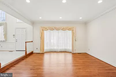 8912 Barrowgate Court, Potomac, MD 20854 - Photo 4