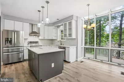 8912 Barrowgate Court, Potomac, MD 20854 - Photo 6