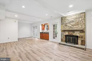 8912 Barrowgate Ct, Potomac, MD 20854 - Photo 18