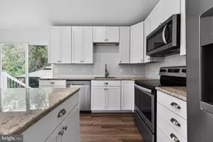 19510 Fisher Ave, Poolesville, MD 20837 - Photo 10