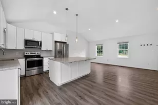 19510 Fisher Ave, Poolesville, MD 20837 - Photo 8
