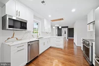 8017 Lakenheath, Potomac, MD 20854 - Photo 18