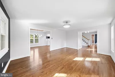 8017 Lakenheath, Potomac, MD 20854 - Photo 10