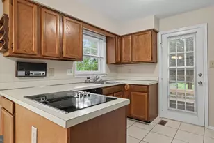 11402 Flints Grove Ln, North Potomac, MD 20878 - Photo 4