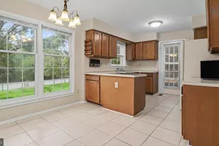 11402 Flints Grove Ln, North Potomac, MD 20878 - Photo 2