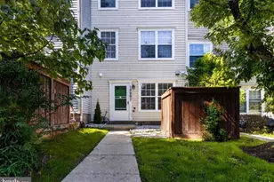 18997 Highstream Dr, Germantown, MD 20874 - Photo 2