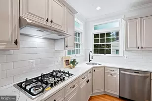 3009 Windy Knoll Ct, Rockville, MD 20850 - Photo 6