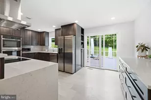 12101 Gatewater Dr, Potomac, MD 20854 - Photo 12
