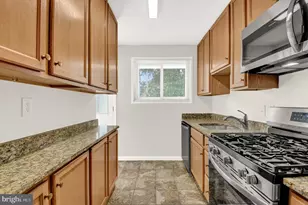 10012 Sinnott Dr, Bethesda, MD 20817 - Photo 12