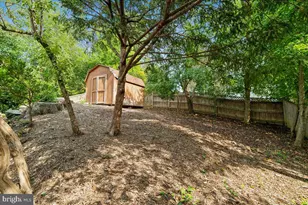 6403 W Halbert Rd, Bethesda, MD 20817 - Photo 20