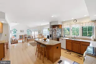 5 Stationhouse Ct, Gaithersburg, MD 20877 - Photo 2
