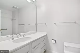 8101 Connecticut Ave, Chevy Chase, MD 20815 - Photo 16