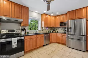 10931 Wickshire Way, Rockville, MD 20852 - Photo 8