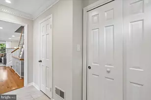 10931 Wickshire Way, Rockville, MD 20852 - Photo 6