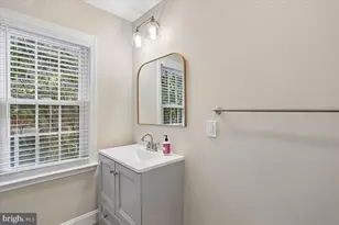 10931 Wickshire Way, Rockville, MD 20852 - Photo 28