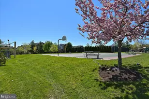 10407 Dalebrooke Ln, Potomac, MD 20854 - Photo 36