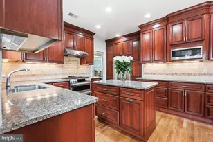 8015 Quarry Ridge Way, Bethesda, MD 20817 - Photo 16