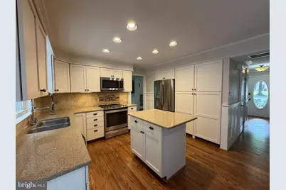 11301 Willowdale Drive, Germantown, MD 20876 - Photo 6