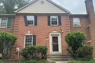 6719 Surreywood Ln, Bethesda, MD 20817 - Photo 1