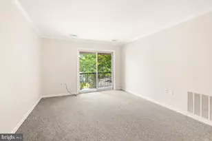 18328 Streamside Dr, Gaithersburg, MD 20879 - Photo 6