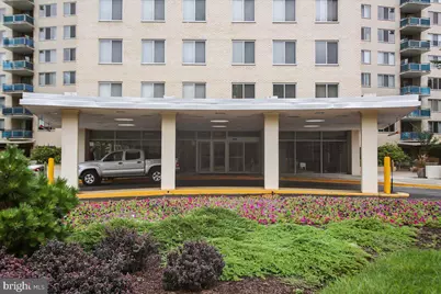 10401 Grosvenor Place #424, Rockville, MD 20852 - Photo 16