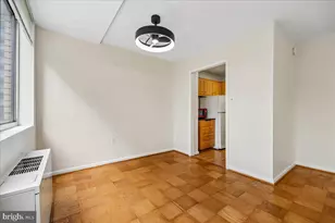 10401 Grosvenor Pl, Rockville, MD 20852 - Photo 4