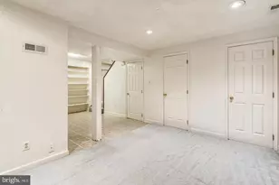 11127 Captain's Walk Ct, North Potomac, MD 20878 - Photo 12