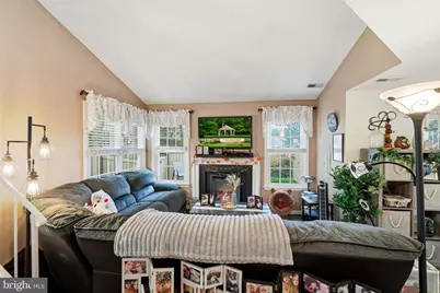 8812 Rustburg Circle, Montgomery Village, MD 20886 - Photo 8