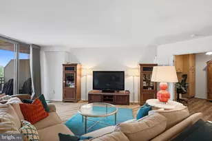 7111 Woodmont Ave, Bethesda, MD 20815 - Photo 4