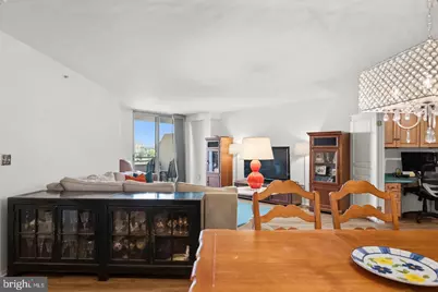 7111 Woodmont Avenue #709, Bethesda, MD 20815 - Photo 2