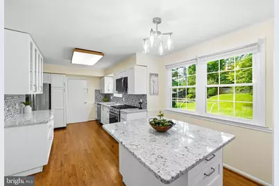 11504 Bedfordshire Avenue, Potomac, MD 20854 - Photo 16