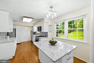 11504 Bedfordshire Ave, Potomac, MD 20854 - Photo 16