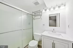11504 Bedfordshire Ave, Potomac, MD 20854 - Photo 40