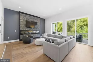 3737 Glenmoor Reserve Ln, Chevy Chase, MD 20815 - Photo 6
