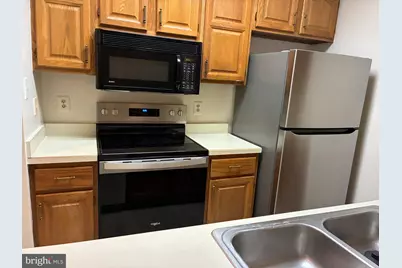 10832 Antigua Terrace #102, Rockville, MD 20852 - Photo 4