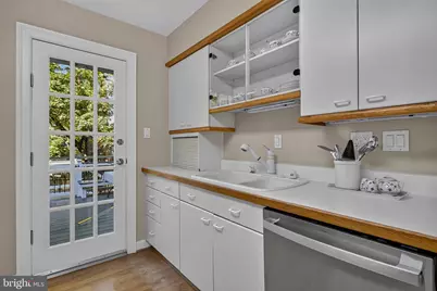 9906 Holmhurst Road, Bethesda, MD 20817 - Photo 10