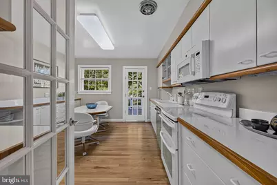 9906 Holmhurst Road, Bethesda, MD 20817 - Photo 8