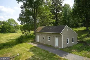 21050 Big Woods Rd, Dickerson, MD 20842 - Photo 10